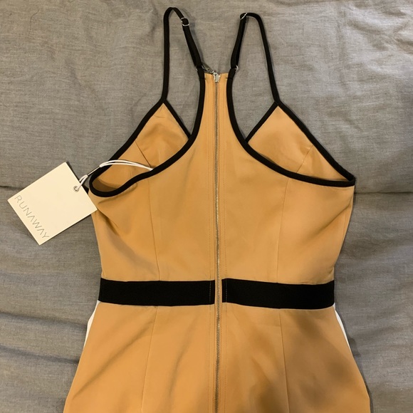 Fitted midi dress - Picture 4 of 5